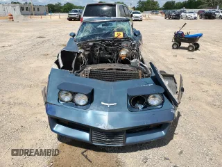 1980 Chevrolet Corvette z VIN 1Z878AS407077, wystawiony jako Copart lot #55312454 z przebiegiem Nie podano mil oraz Szkoda całkowita • Salvage title. Historia ofert i sprzedaży dostępna na DreamBid. Obrazek 5.