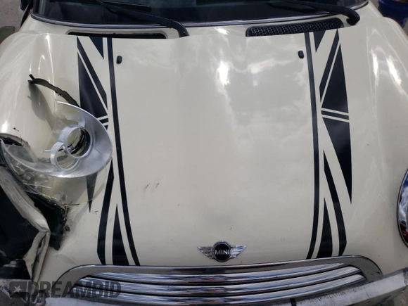 2008 MINI Convertible with VIN WMWRF33518TF67472, listed as a Copart auction lot 72073604 with 61,024 mi miles and Salvage title. Bid and sale history available at DreamBid. Image 11.