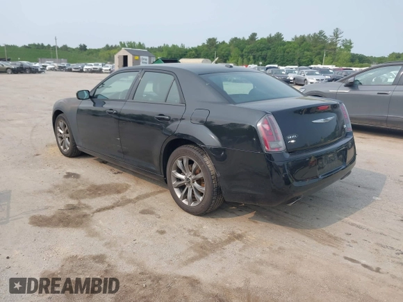 2014 Chrysler 300 S z VIN 2C3CCAGG8EH222645, wystawiony jako IAAI lot #42381766 z przebiegiem 254 710 mil mil oraz . Historia ofert i sprzedaży dostępna na DreamBid. Obrazek 3.