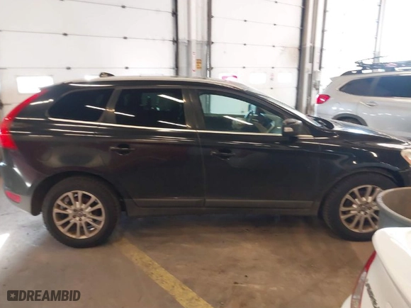 2010 Volvo XC60 3.0T with VIN YV4992DZXA2020907, listed as a IAAI auction lot 41736455 with 140,890 mi miles. Bid and sale history available at carsss.com. Image 13.