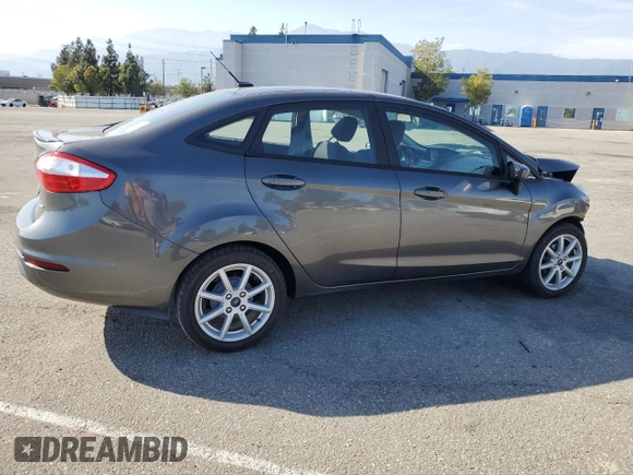 2019 Ford Fiesta SE z VIN 3FADP4BJ4KM106189, wystawiony jako Copart lot #57913315 z przebiegiem Nie podano mil oraz Szkoda całkowita • Salvage title. Historia ofert i sprzedaży dostępna na DreamBid. Obrazek 3.