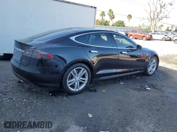 2015 Tesla Model S 85D with VIN 5YJSA1S29FF084680, listed as a Copart auction lot 51488045 with 116,690 mi miles and Salvage Title. Bid and sale history available at carsss.com. Image 3.