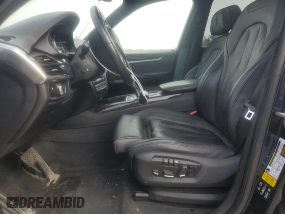 2017 BMW X5 xDrive35i z VIN 5UXKR0C57H0U52284, wystawiony jako Copart lot #60208755 z przebiegiem 156 706 mil mil oraz Szkoda całkowita • Salvage title. Historia ofert i sprzedaży dostępna na DreamBid. Obrazek 7.