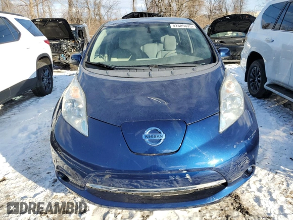 2017 Nissan LEAF S with VIN 1N4BZ0CP8HC305639, listed as a Copart auction lot 42585895 with 21,897 mi miles and Salvage Title. Bid and sale history available at carsss.com. Image 5.