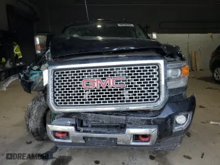 2017 GMC Sierra 2500HD Denali with VIN 1GT12UEG3HF100369, listed as a Copart auction lot 86558264 with 100,658 mi miles and Salvage Title. Bid and sale history available at carsss.com. Image 5.