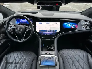 2022 Mercedes-Benz EQS 580 z VIN W1KCG4EB7NA021431, wystawiony jako Copart lot #44053605 z przebiegiem 28 708 mil mil oraz Czysty tytuł • Clean title. Historia ofert i sprzedaży dostępna na DreamBid. Obrazek 9.