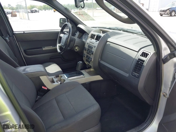 2011 Ford Escape XLT with VIN 1FMCU9D73BKB26014, listed as a IAAI auction lot 41954987 with 156,433 mi miles. Bid and sale history available at carsss.com. Image 5.