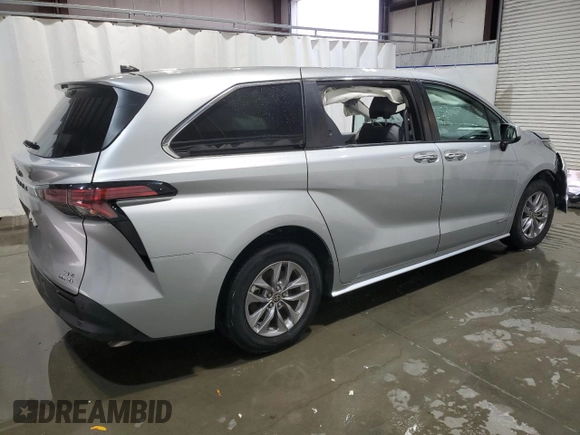 2021 Toyota Sienna XLE z VIN 5TDYRKEC5MS054064, wystawiony jako Copart lot #47661915 z przebiegiem 42 050 mil mil oraz Czysty tytuł • Clean title. Historia ofert i sprzedaży dostępna na DreamBid. Obrazek 3.