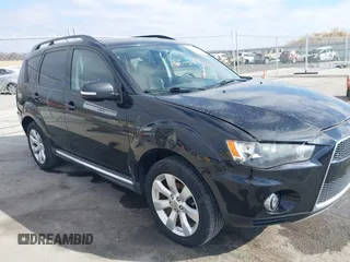 2010 Mitsubishi Outlander XLS z VIN JA4JT4AX6AZ002549, wystawiony jako IAAI lot #41669290 z przebiegiem 136 757 mil mil oraz . Historia ofert i sprzedaży dostępna na DreamBid. Obrazek 1.