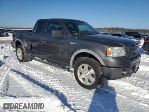 2006 Ford F-150 XLT z VIN 1FTPX04526KB05118, wystawiony jako Copart lot #41394315 z przebiegiem 122 502 mil mil oraz Czysty tytuł • Clean title. Historia ofert i sprzedaży dostępna na DreamBid. Obrazek 4.