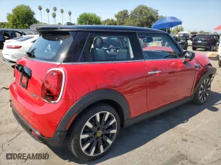 2024 MINI Hardtop 2 Door Cooper SE with VIN WMW13DJ01R2V91536, listed as a Copart auction lot 64391984 with 0 mi miles and Salvage Title. Bid and sale history available at carsss.com. Image 3.
