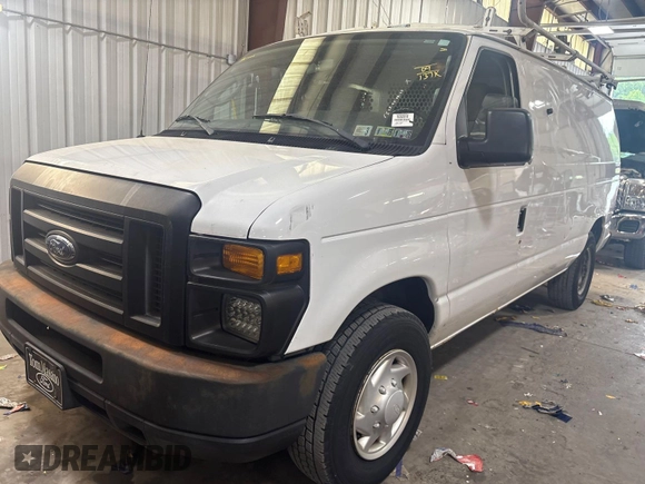 2009 Ford Econoline Cargo z VIN 1FTNE24L79DA83987, wystawiony jako IAAI lot #42484076 z przebiegiem 137 361 mil mil oraz . Historia ofert i sprzedaży dostępna na DreamBid. Obrazek 13.