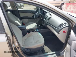 2012 Kia Forte EX with VIN KNAFU4A29C5574316, listed as a IAAI auction lot 42104534 with 195,993 mi miles. Bid and sale history available at carsss.com. Image 5.