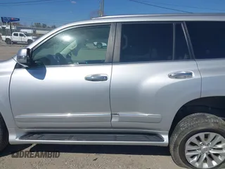 2019 Lexus GX 460 z VIN JTJBM7FX0K5210725, wystawiony jako IAAI lot #41862293 z przebiegiem 105 263 mil mil oraz . Historia ofert i sprzedaży dostępna na DreamBid. Obrazek 14.