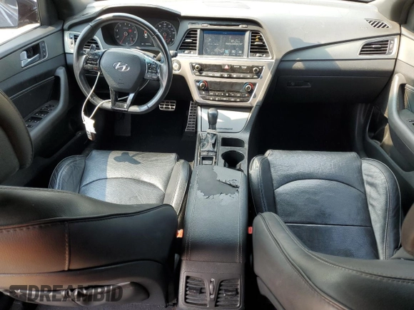 2015 Hyundai Sonata Sport z VIN 5NPE34AB3FH247769, wystawiony jako Copart lot #58968325 z przebiegiem 140 720 mil mil oraz Czysty tytuł • Clean title. Historia ofert i sprzedaży dostępna na DreamBid. Obrazek 8.