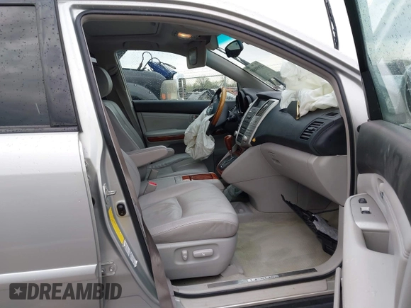 2004 Lexus RX with VIN 2T2HA31U74C002080, listed as a IAAI auction lot 41898801 with 177,432 mi miles. Bid and sale history available at carsss.com. Image 5.