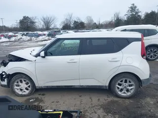 2020 Kia Soul LX with VIN KNDJ23AU5L7054438, listed as a IAAI auction lot 41295050 with 138,549 mi miles. Bid and sale history available at carsss.com. Image 14.