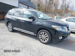 2013 Nissan Pathfinder SV with VIN 5N1AR2MM6DC608821, listed as a IAAI auction lot 41785879 with 219,959 mi miles. Bid and sale history available at carsss.com. Image 1.