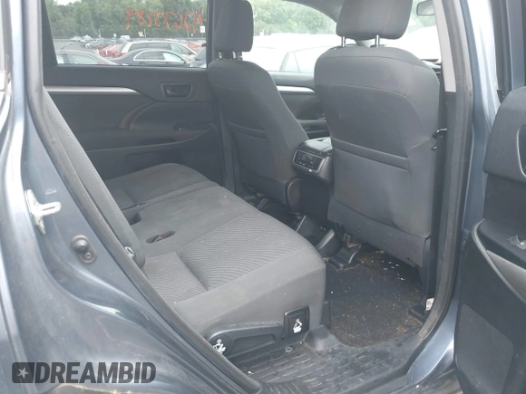 2018 Toyota Highlander LE with VIN 5TDBZRFH8JS875311, listed as a IAAI auction lot 42673189 with 180,025 mi miles and . Bid and sale history available at DreamBid. Image 8.