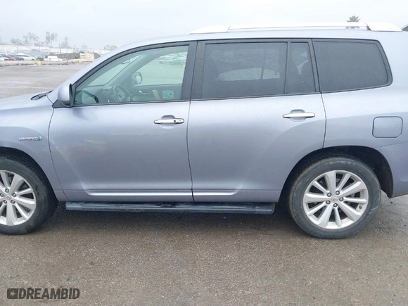2009 Toyota Highlander Hybrid Limited with VIN JTEEW44A592033233, listed as a IAAI auction lot 41786543 with 120,841 mi miles. Bid and sale history available at carsss.com. Image 14.