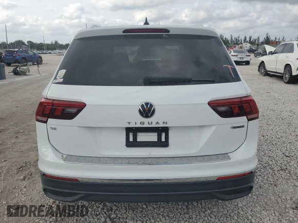 2022 Volkswagen Tiguan SE z VIN 3VV2B7AX7NM027421, wystawiony jako Copart lot #53280115 z przebiegiem 44 395 mil mil oraz Szkoda całkowita • Salvage title. Historia ofert i sprzedaży dostępna na DreamBid. Obrazek 6.