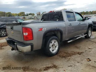 2007 Chevrolet Silverado 1500 LTZ with VIN 2GCEK13M471530197, listed as a Copart auction lot 72961043 with 210,164 mi miles and Salvage Title. Bid and sale history available at carsss.com. Image 3.