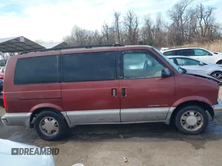 1999 Chevrolet Astro with VIN 1GNEL19W5XB102247, listed as a IAAI auction lot 41598483 with 184,041 mi miles. Bid and sale history available at carsss.com. Image 13.