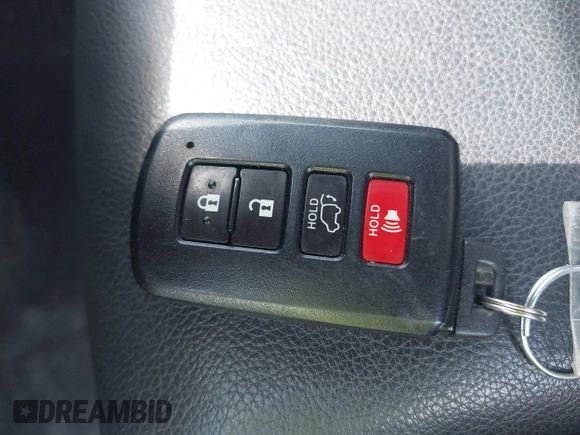 2017 Toyota RAV4 SE z VIN 2T3JFREV2HW677084, wystawiony jako IAAI lot #42236638 z przebiegiem 107 343 mil mil oraz . Historia ofert i sprzedaży dostępna na DreamBid. Obrazek 11.