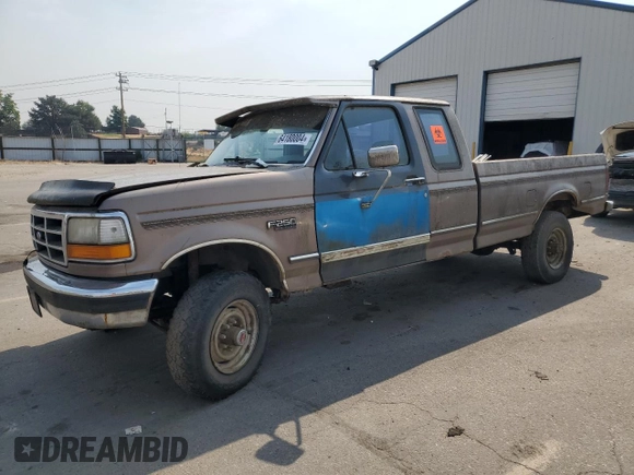 1992 Ford F-250 with VIN 1FTHX26M1NKB22897, listed as a Copart auction lot 87669905 with 0 mi miles and Clean Title. Bid and sale history available at carsss.com. Image 1.