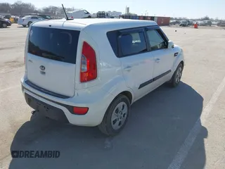 2013 Kia Soul with VIN KNDJT2A58D7768873, listed as a IAAI auction lot 41737963 with 184,532 mi miles. Bid and sale history available at carsss.com. Image 4.
