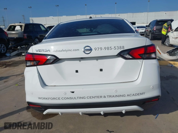 2020 Nissan Versa S with VIN 3N1CN8DV1LL813781, listed as a IAAI auction lot 41242523 with 92,021 mi miles. Bid and sale history available at carsss.com. Image 16.