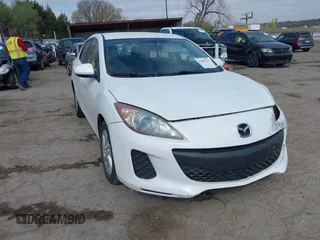 2013 Mazda 3 i Touring with VIN JM1BL1L72D1781733, listed as a IAAI auction lot 41903733 with 138,286 mi miles and . Bid and sale history available at carsss.com. Image 1.