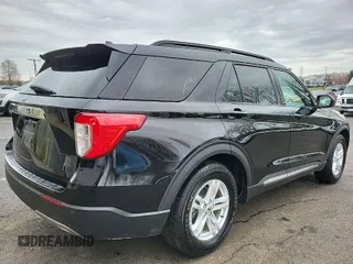 2021 Ford Explorer XLT with VIN 1FMSK7DH7MGA65724, listed as a IAAI auction lot 42076583 with 99,716 mi miles. Bid and sale history available at carsss.com. Image 1.