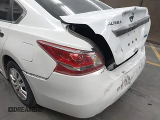 2013 Nissan Altima SV with VIN 1N4AL3AP7DN542302, listed as a IAAI auction lot 42016752 with 161,493 mi miles and . Bid and sale history available at carsss.com. Image 6.