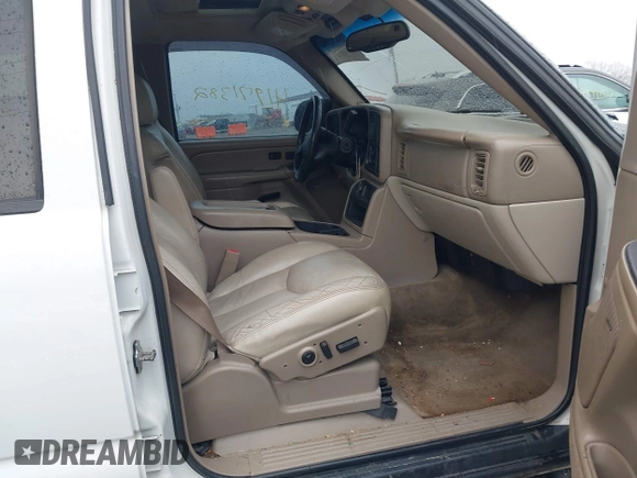 2005 Chevrolet Suburban Z71 with VIN 3GNFK16Z45G127697, listed as a IAAI auction lot 41971382 with 270,655 mi miles and . Bid and sale history available at DreamBid. Image 5.