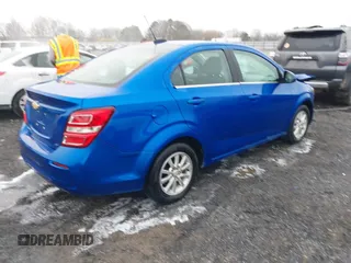 2018 Chevrolet Sonic LT z VIN 1G1JD5SHXJ4120089, wystawiony jako IAAI lot #41447426 z przebiegiem 42 931 mil mil oraz . Historia ofert i sprzedaży dostępna na DreamBid. Obrazek 4.