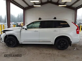 2018 Volvo XC90 Inscription with VIN YV4A22PL5J1388636, listed as a IAAI auction lot 41313782 with 59,859 mi miles. Bid and sale history available at carsss.com. Image 13.