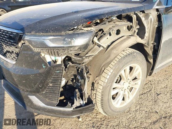 2021 Cadillac XT6 Luxury with VIN 1GYKPAR4XMZ163329, listed as a IAAI auction lot 41225133 with 132,175 mi miles. Bid and sale history available at carsss.com. Image 6.
