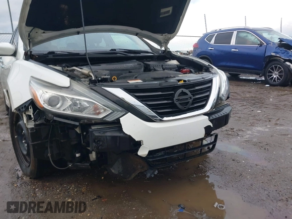 2017 Nissan Altima SR z VIN 1N4AL3AP9HC246828, wystawiony jako IAAI lot #41137292 z przebiegiem 132 851 mil mil oraz . Historia ofert i sprzedaży dostępna na DreamBid. Obrazek 6.