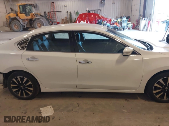2018 Nissan Altima SR with VIN 1N4AL3AP7JC239057, listed as a IAAI auction lot 41817778 with 93,076 mi miles and . Bid and sale history available at carsss.com. Image 13.