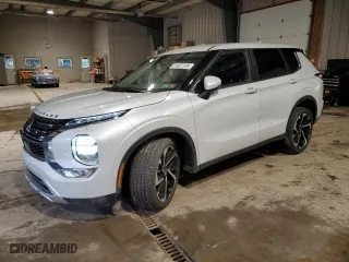 2024 Mitsubishi Outlander SE with VIN JA4J4VA85RZ054097, listed as a Copart auction lot 51607115 with 5,692 mi miles and Salvage Title. Bid and sale history available at carsss.com. Image 1.