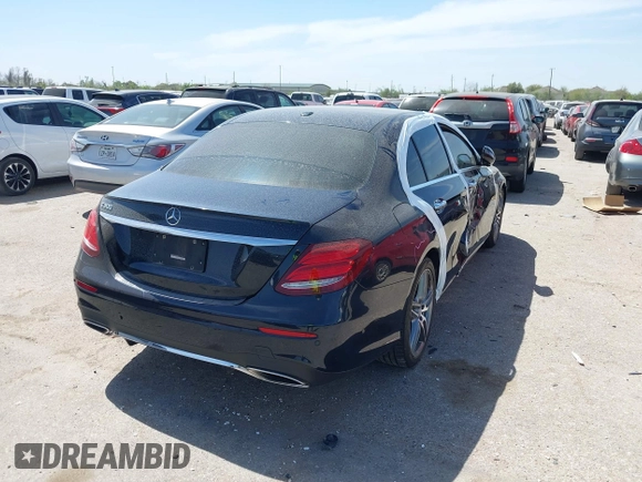 2017 Mercedes-Benz E 300 Luxury z VIN WDDZF4JB4HA082033, wystawiony jako IAAI lot #41819829 z przebiegiem 89 651 mil mil oraz . Historia ofert i sprzedaży dostępna na DreamBid. Obrazek 4.