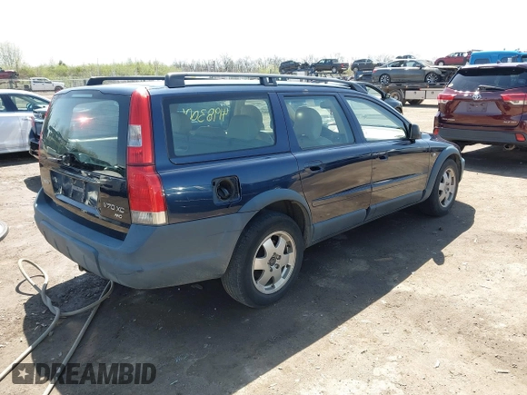2002 Volvo V70 with VIN YV1SZ58DX21075265, listed as a IAAI auction lot 41983006 with 180,393 mi miles. Bid and sale history available at carsss.com. Image 4.