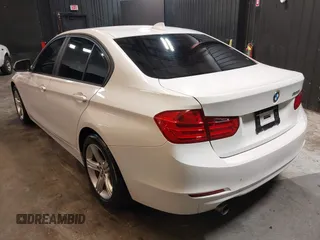 2015 BMW 3 Series 320i с VIN WBA3B1G50FNT07918, выставлен на аукционе IAAI как лот 41876026 с пробегом 83 220 миль миль и . История ставок и продаж доступна на DreamBid. Изображение 3.