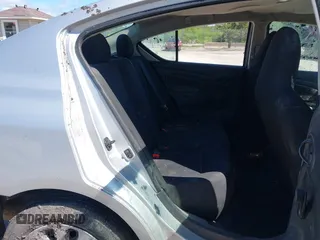 2016 Nissan Versa SV z VIN 3N1CN7AP5GL915381, wystawiony jako IAAI lot #42334410 z przebiegiem 86 373 mil mil oraz . Historia ofert i sprzedaży dostępna na DreamBid. Obrazek 8.