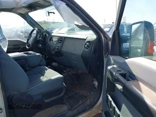 2015 Ford F-250 XLT с VIN 1FT7X2B62FEC35521, выставлен на аукционе IAAI как лот 42062782 с пробегом Не указан миль и . История ставок и продаж доступна на DreamBid. Изображение 5.
