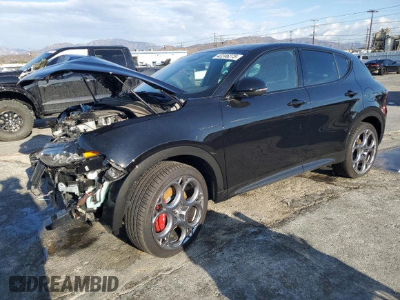 2024 Alfa Romeo Tonale Veloce z VIN ZASPATDW1R3055326, wystawiony jako Copart lot #42246275 z przebiegiem 7 123 mil mil oraz Szkoda całkowita • Salvage title. Historia ofert i sprzedaży dostępna na DreamBid. Obrazek 1.