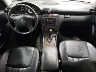 2005 Mercedes-Benz C 240 with VIN WDBRF81J85F591192, listed as a Copart auction lot 47052025 with 143,191 mi miles and Salvage Title. Bid and sale history available at DreamBid. Image 8.