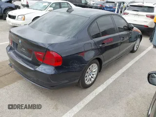 2009 BMW 3 Series 328i with VIN WBAPH77549NM30399, listed as a IAAI auction lot 41837955 with 82,610 mi miles. Bid and sale history available at carsss.com. Image 4.