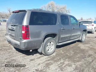 2011 Chevrolet Suburban LT with VIN 1GNSKJE34BR335361, listed as a IAAI auction lot 41736341 with 170,422 mi miles. Bid and sale history available at carsss.com. Image 4.